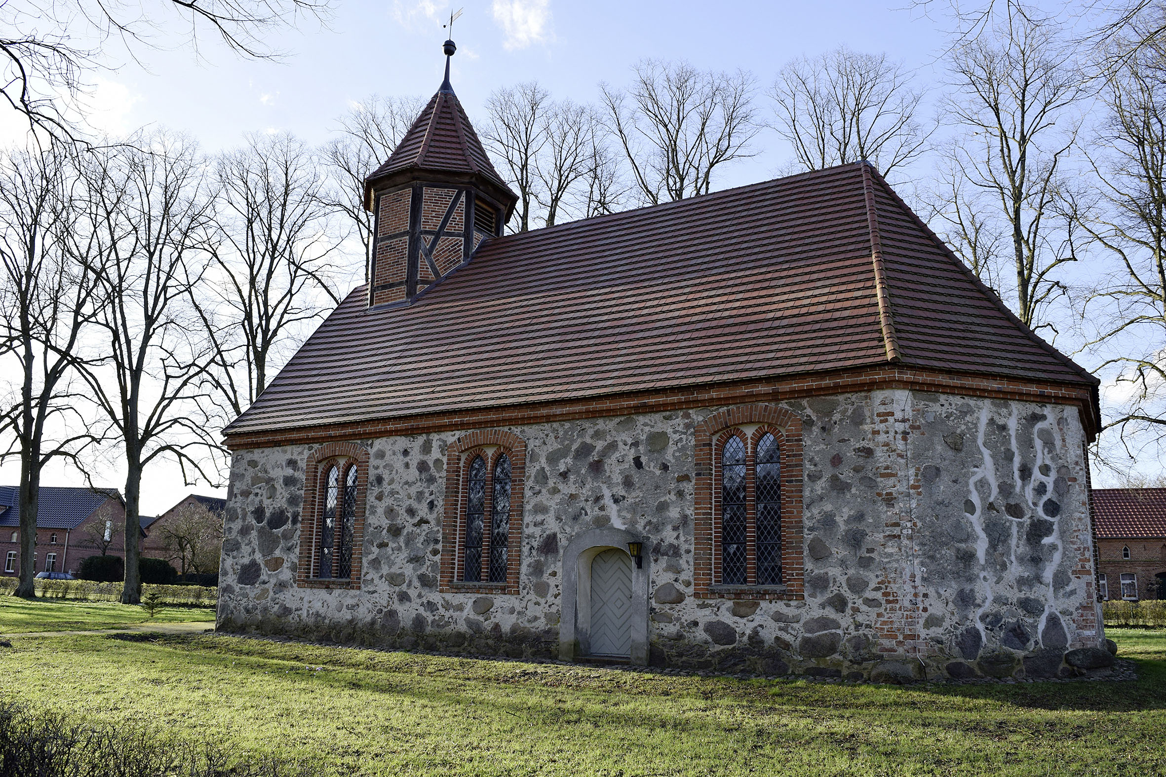 Kirche Herzfeld (Foto: Herbert W.H. Hundrich)