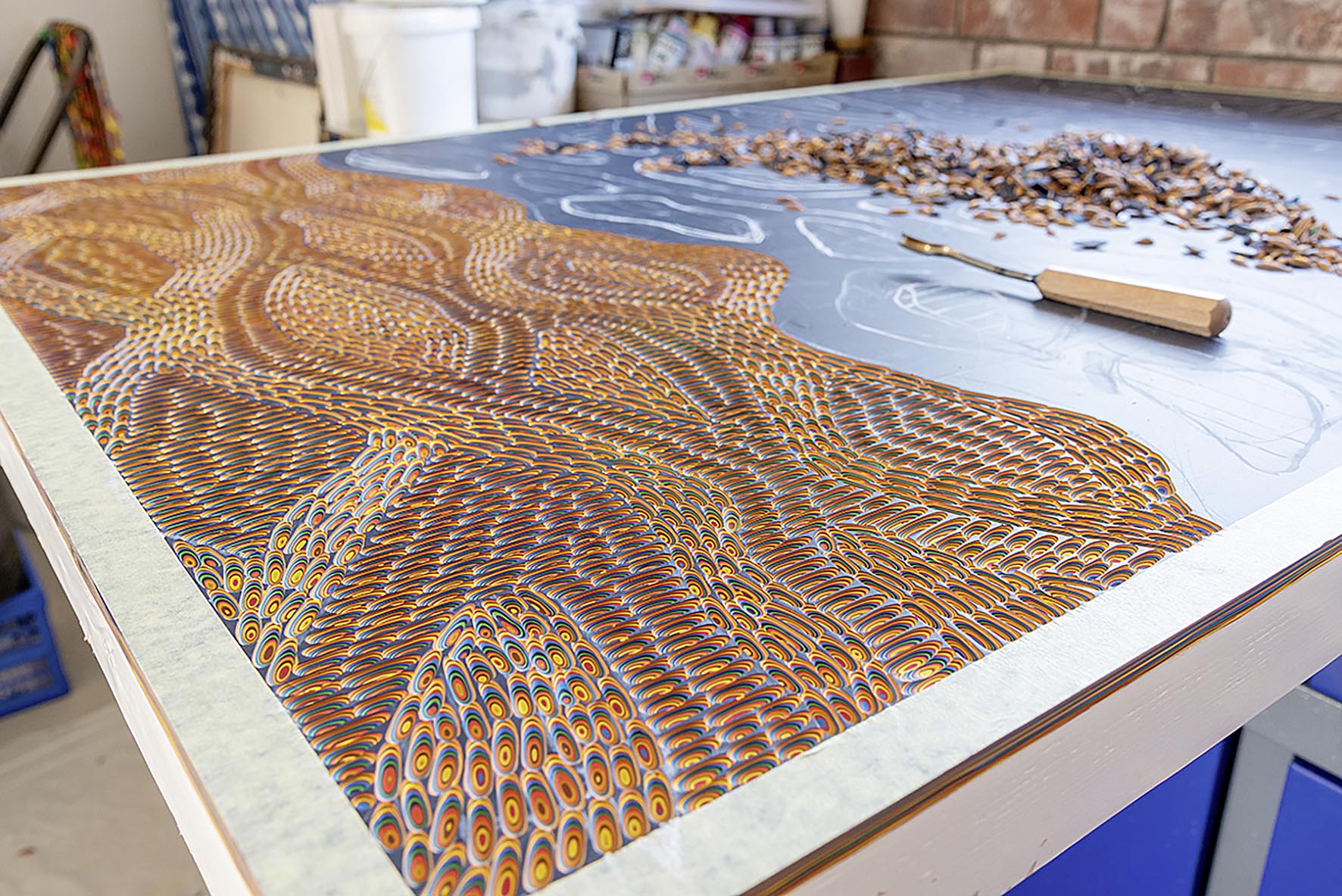 Kurt Nägele: #7559. 2024, Carving, Acrylfarbe auf Holzboard
