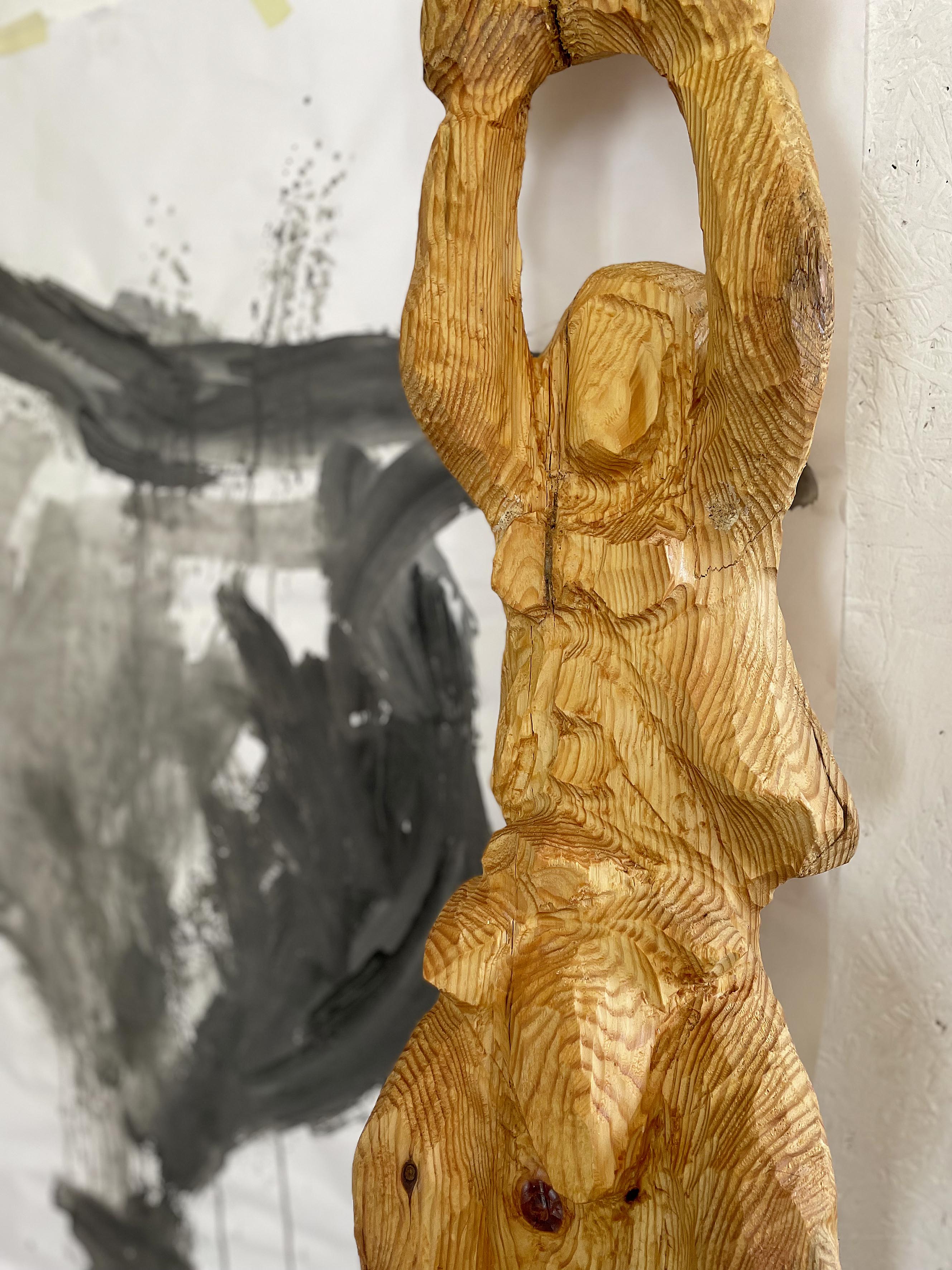 Mechthild Breme: Narrenzeit. 2026, Holzskulptur geölt